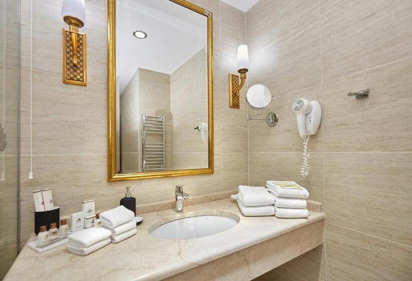 سوییت جونیور, A Hoteli Grand&sky Hotel Tornik