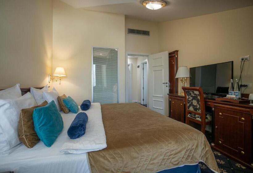 سوییت جونیور, A Hoteli Grand&sky Hotel Tornik