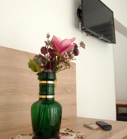 استودیوی استاندارد, Apartments Seyda