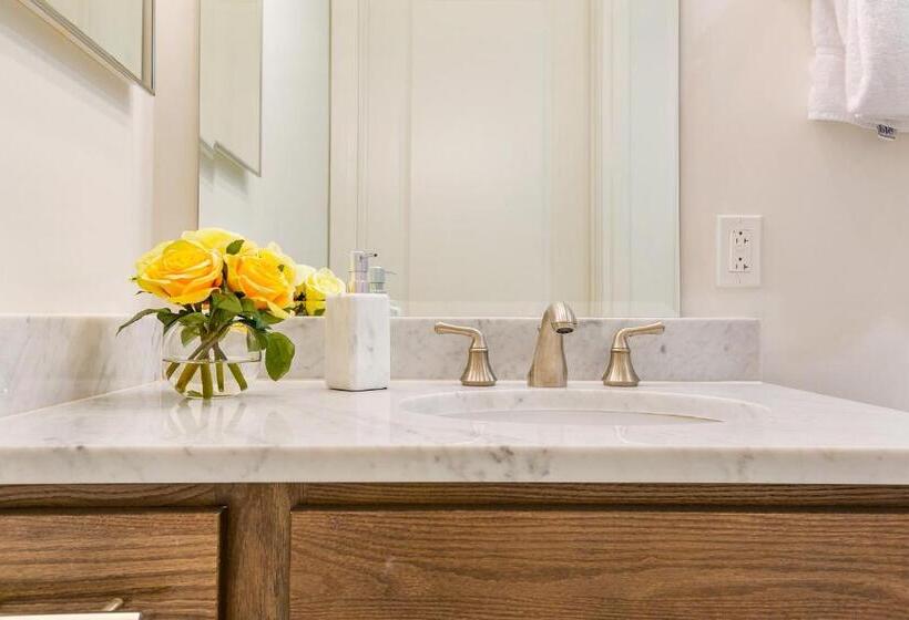 آپارتمان 2 خوابه, 1 And 2 Br Private Condos Steps Away From French Quarter