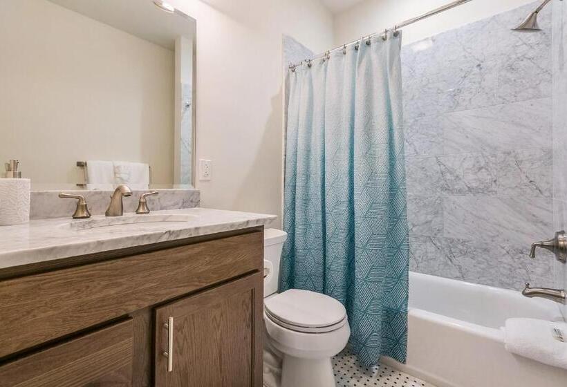 آپارتمان 1 خوابه, 1 And 2 Br Private Condos Steps Away From French Quarter