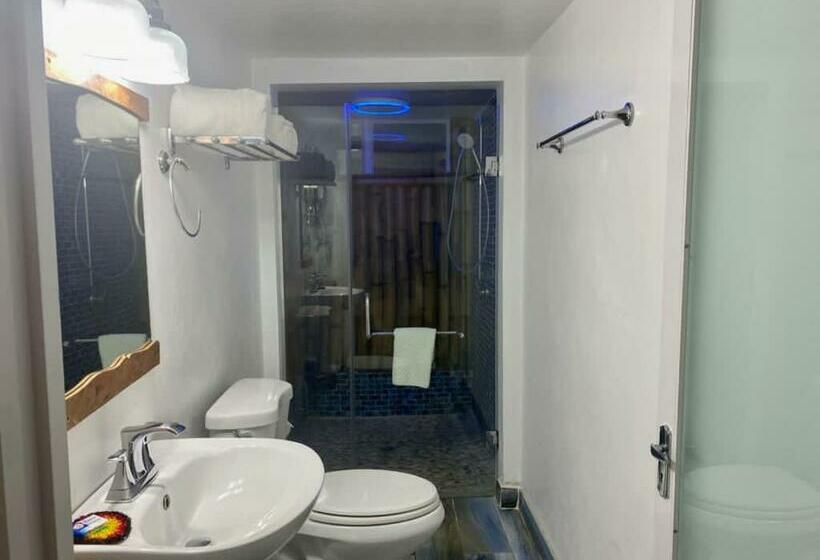 Deluxe Suite King Bed, Blue Skies Beach Resort