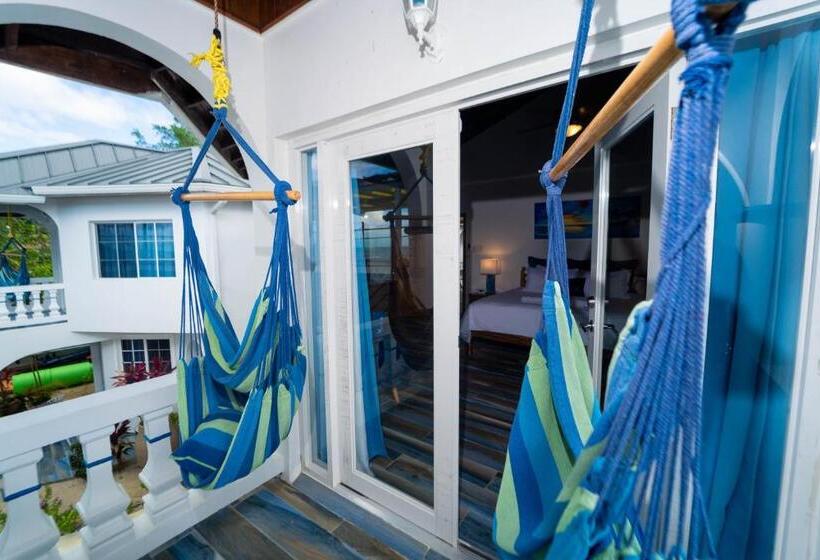 سوئیت با تخت بزرگ, Blue Skies Beach Resort