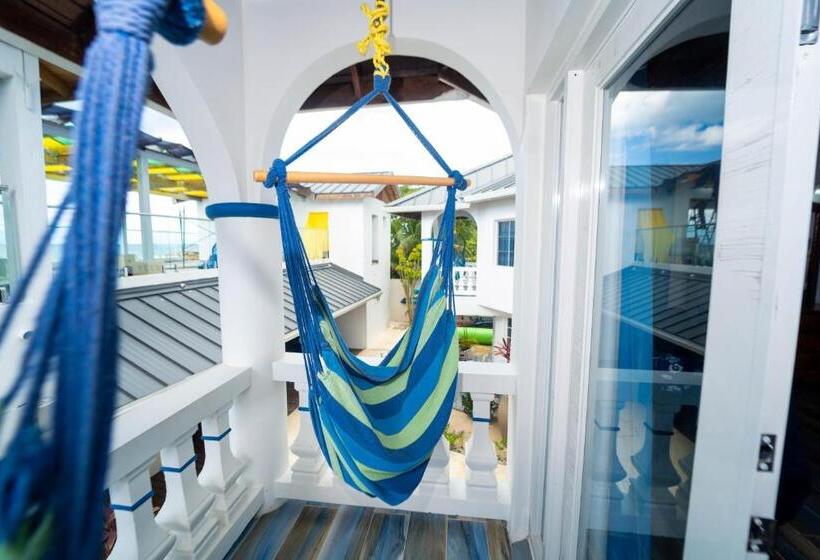 سوئیت با تخت بزرگ, Blue Skies Beach Resort