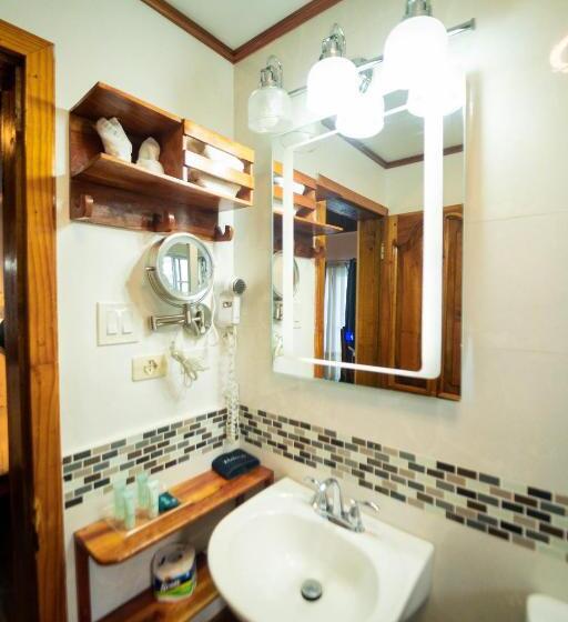 سوئیت با تخت بزرگ, Blue Skies Beach Resort