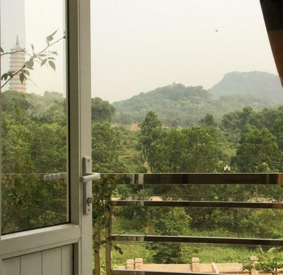 Deluxe Rum, Khách Sạn Hà Phương