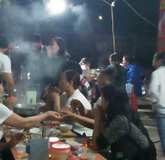 Deluxe Rum, Khách Sạn Hà Phương