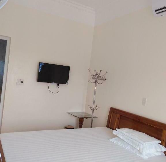 Deluxe Rum, Khách Sạn Hà Phương