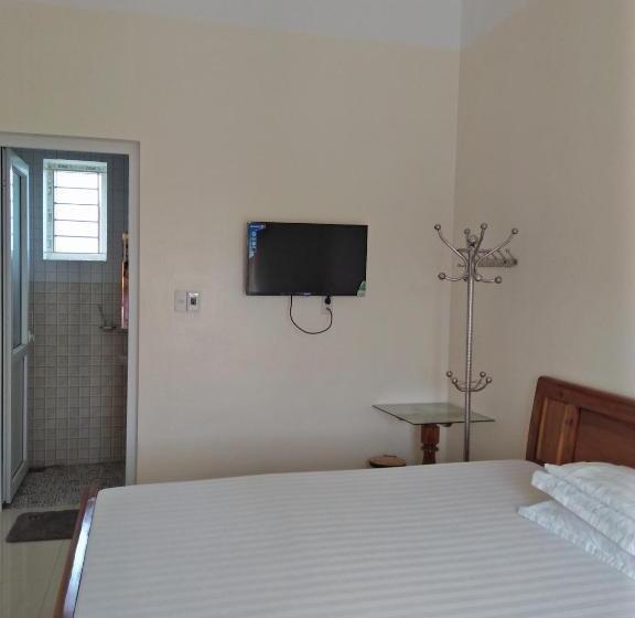 Deluxe Rum, Khách Sạn Hà Phương