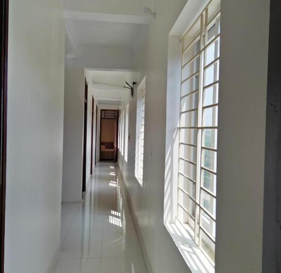 Deluxe Rum, Khách Sạn Hà Phương