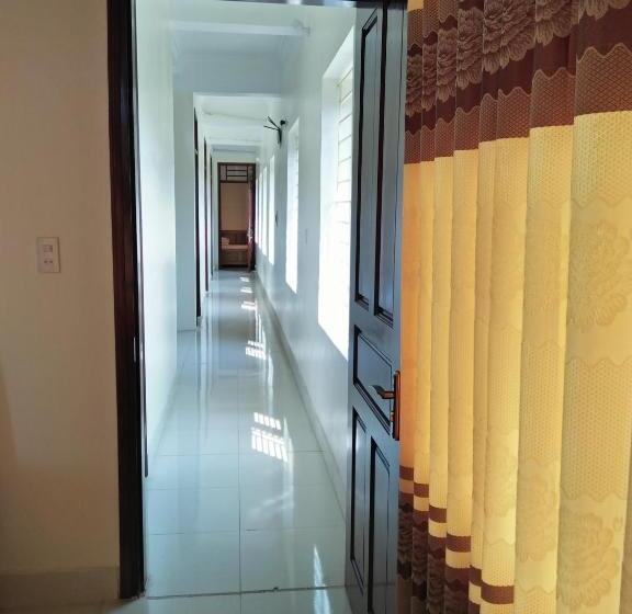 Deluxe Rum, Khách Sạn Hà Phương