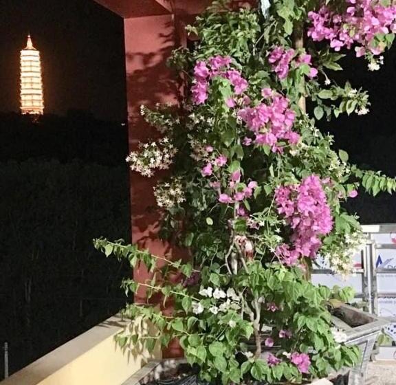 Deluxe Rum, Khách Sạn Hà Phương