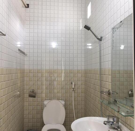 Deluxe Rum, Khách Sạn Hà Phương