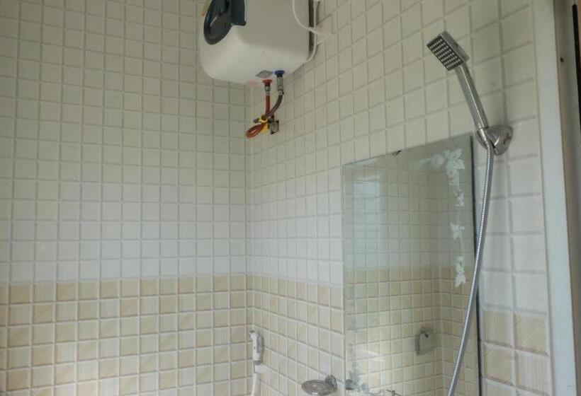 Deluxe Rum, Khách Sạn Hà Phương