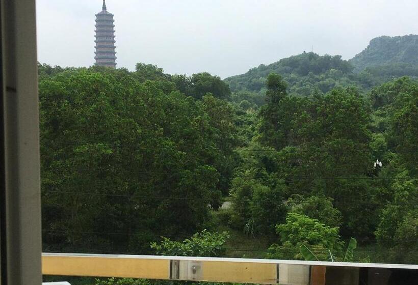 Deluxe Rum, Khách Sạn Hà Phương