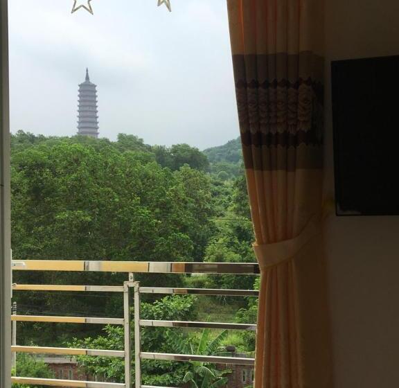 Deluxe Rum, Khách Sạn Hà Phương