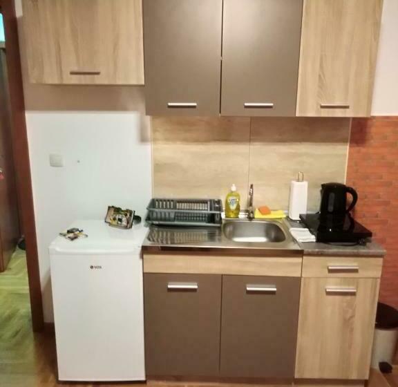 اتاق استاندارد چهارنفره با بالکن, Apartman Radmanovac