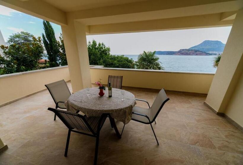 استودیوی سوپریور, Vila Fortuna