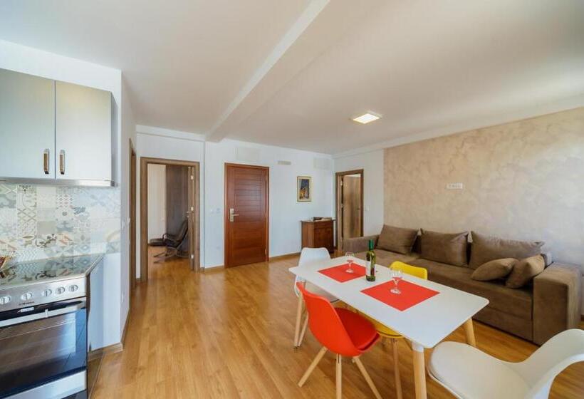 سوئیت 2 خوابه, Vila Fortuna