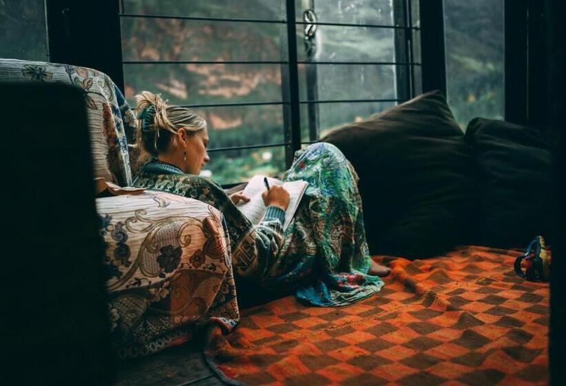 Deluxe Studio, Wolf Totem Steam Punk Guesthouse