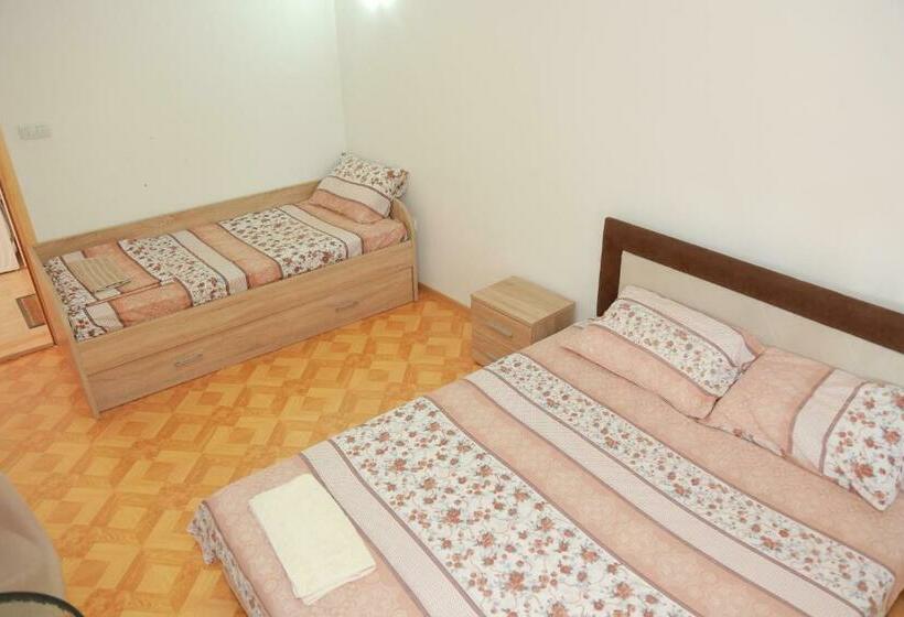 デラックストリプルルーム, Vila Viktori