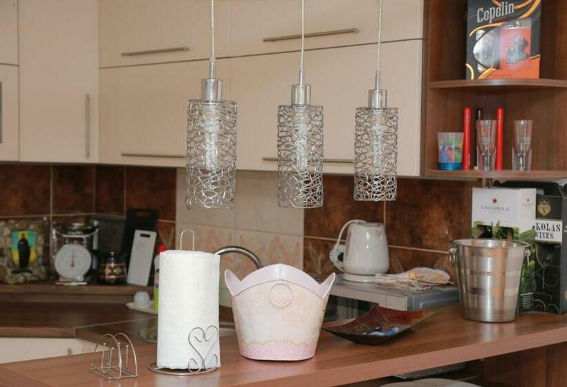 デラックストリプルルーム, Vila Viktori