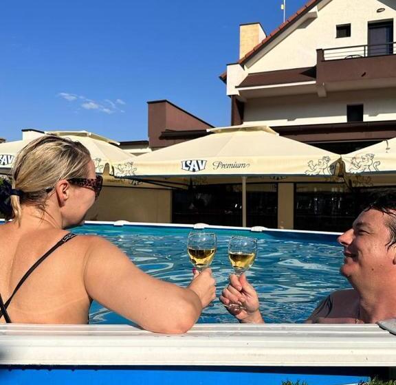 سوییت جونیور لوکس, Luxury Apartments 88