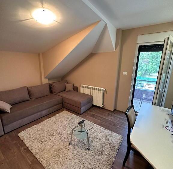 سوییت جونیور لوکس, Luxury Apartments 88