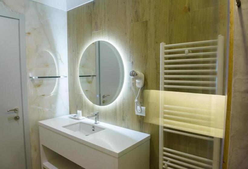 חדר דלוקס, One