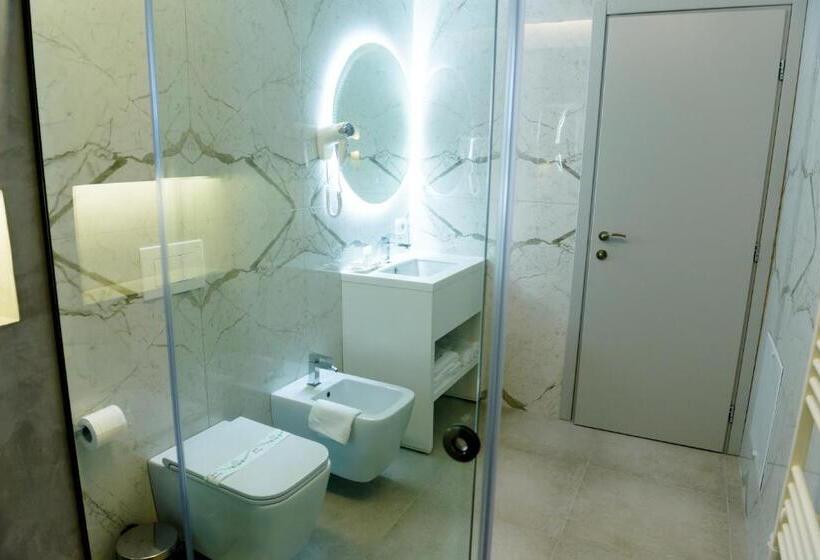 חדר דלוקס, One