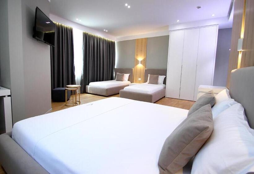 חדר משפחתי, One