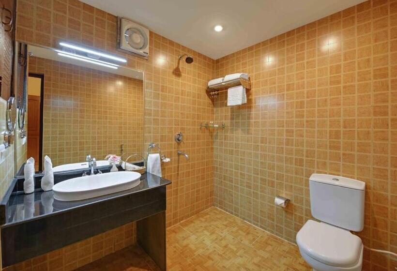 חדר סטנדרט עם מיטת קינג, Merak Resort  Bhimtal