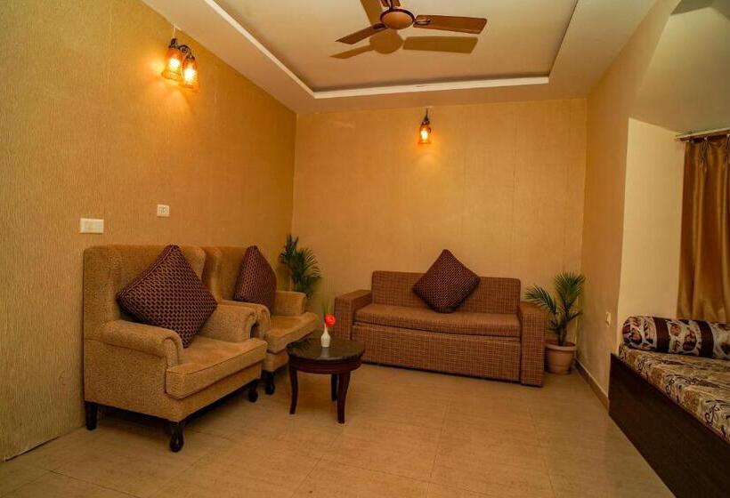 חדר סטנדרט עם מיטת קינג, Merak Resort  Bhimtal