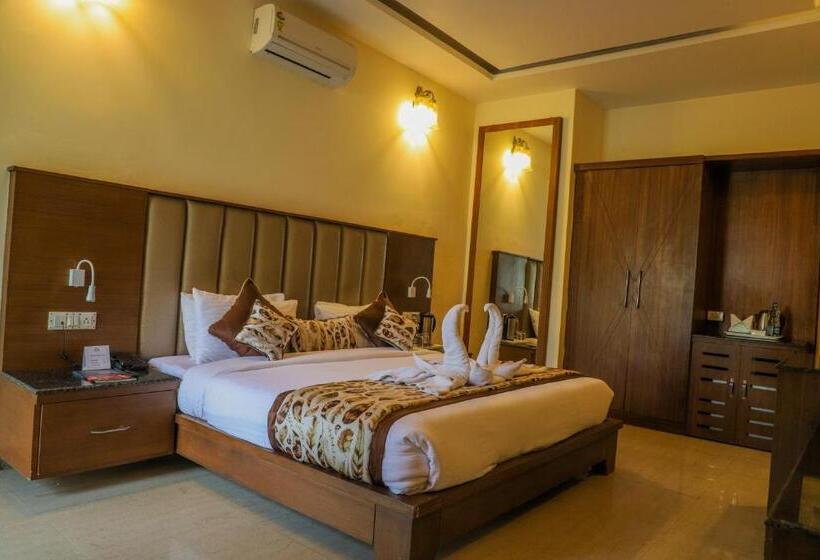 חדר סטנדרט עם מיטת קינג, Merak Resort  Bhimtal