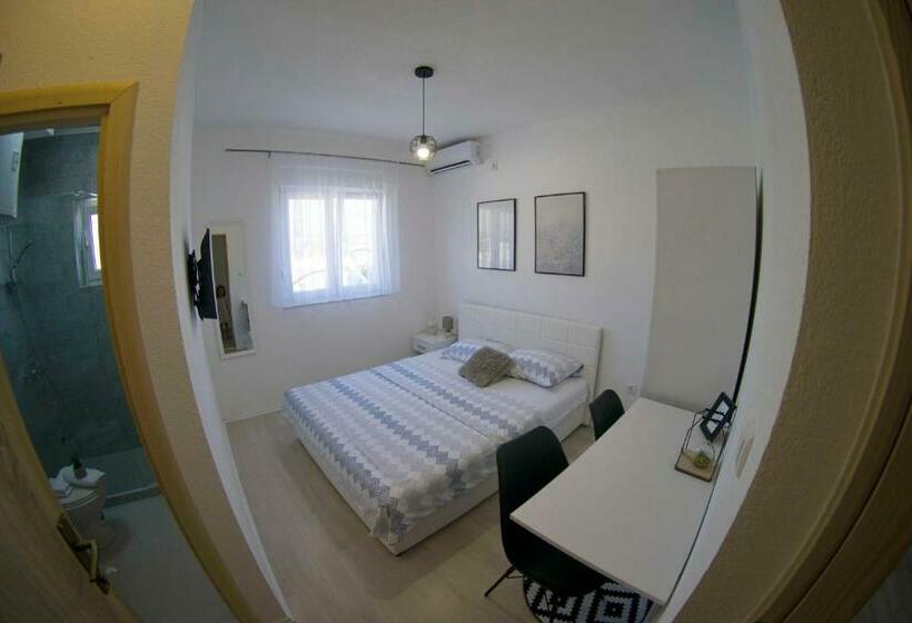 اتاق استاندارد, Apartmani Ogi 1