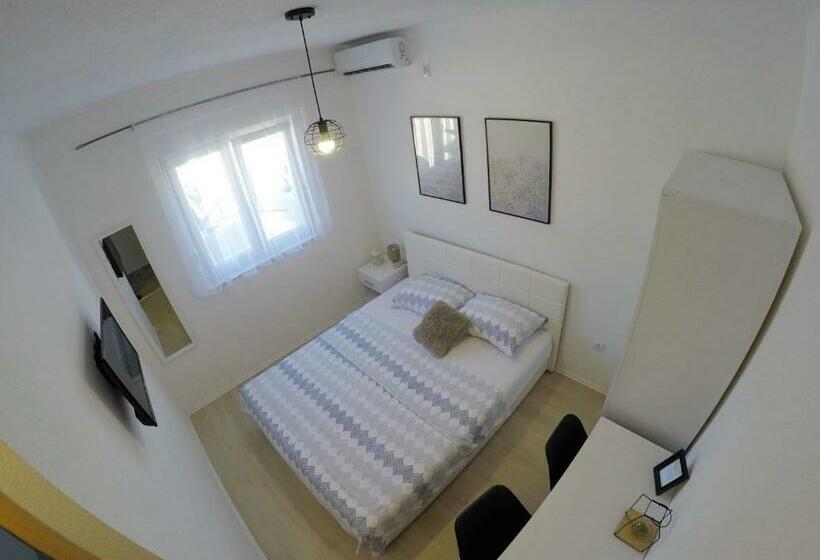 اتاق استاندارد, Apartmani Ogi 1