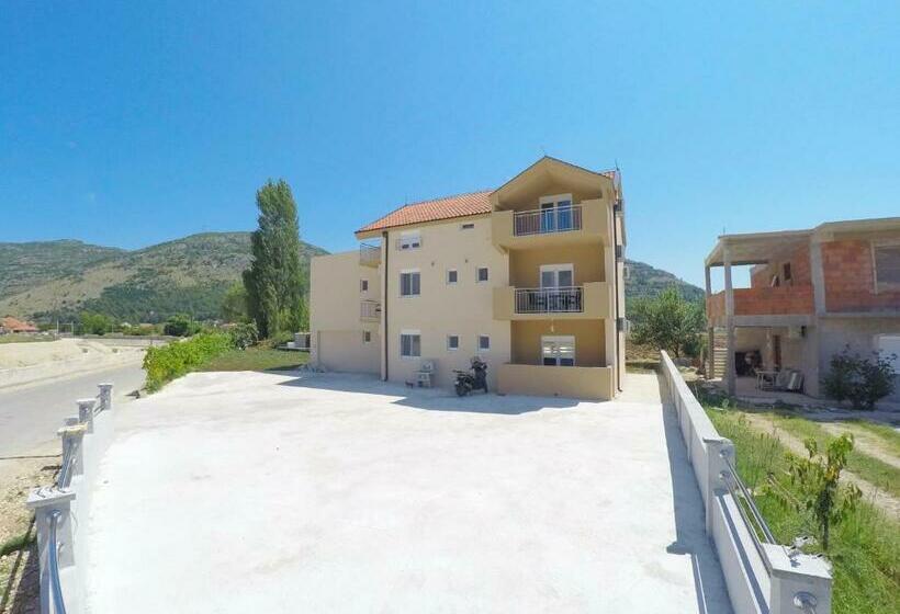 آپارتمان 1 خوابه با تراس, Apartmani Ogi 1