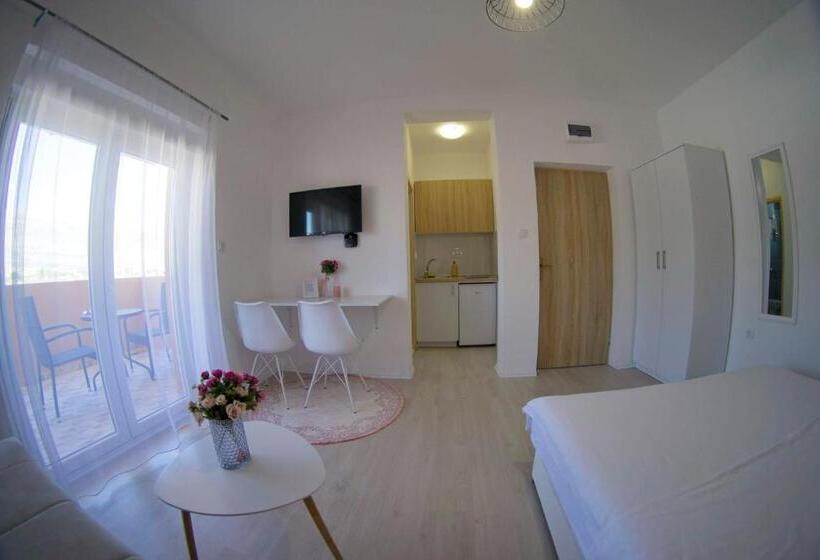 آپارتمان 1 خوابه با تراس, Apartmani Ogi 1