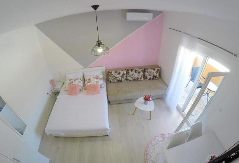 آپارتمان 1 خوابه با تراس, Apartmani Ogi 1