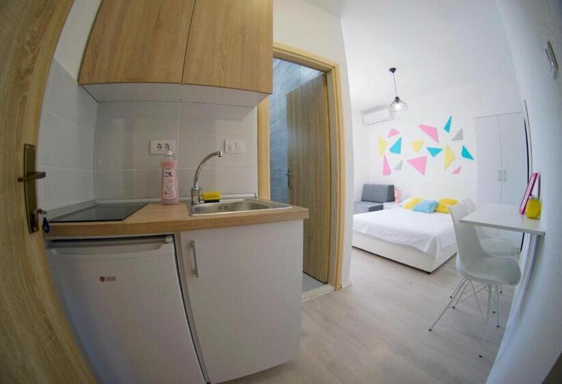 استودیوی استاندارد, Apartmani Ogi 1