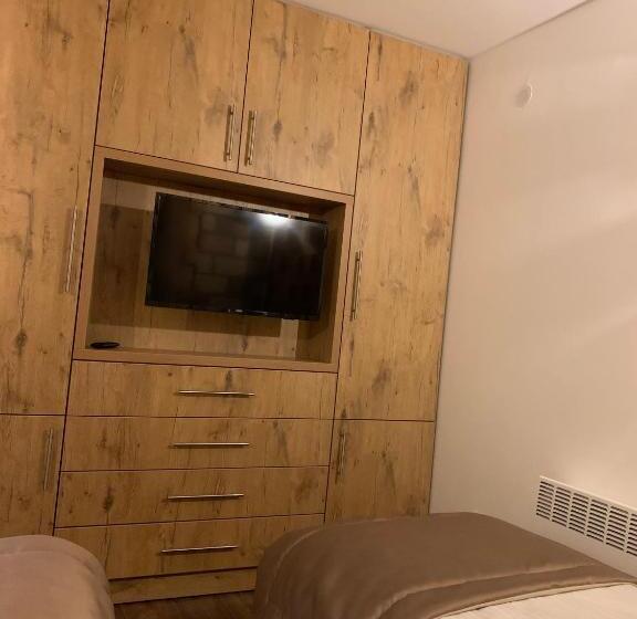 اتاق استاندارد, Drugarska Prica Lana