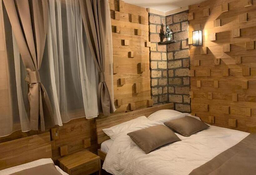 اتاق استاندارد, Drugarska Prica Lana