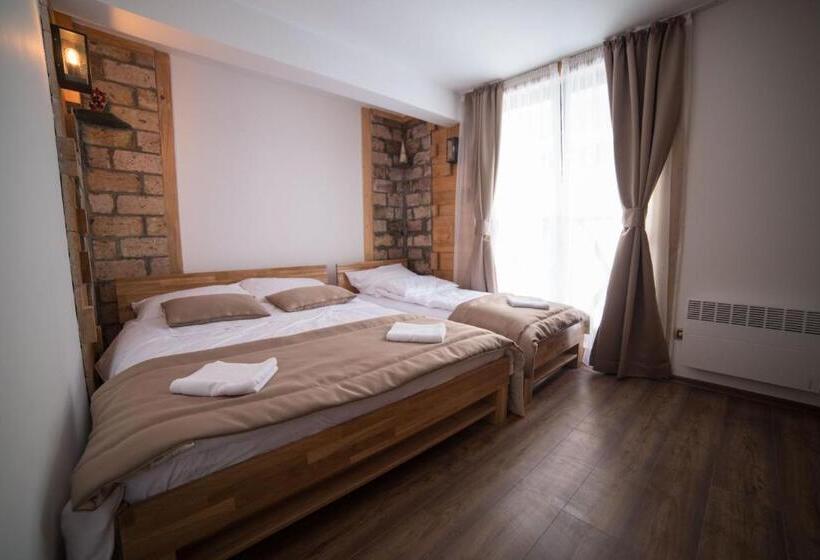 اتاق استاندارد, Drugarska Prica Lana