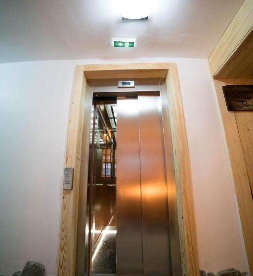 اتاق خانوادگی, Drugarska Prica Lana