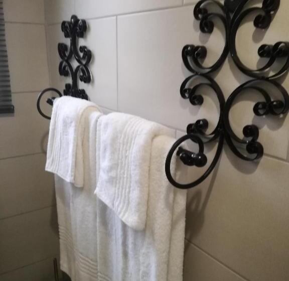 جناح, Gypsy Guest House Clarens