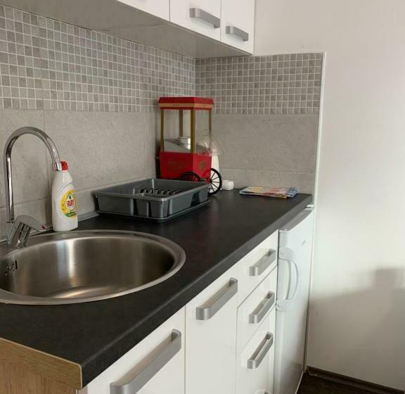 سوییت, Post Apartmani A 1