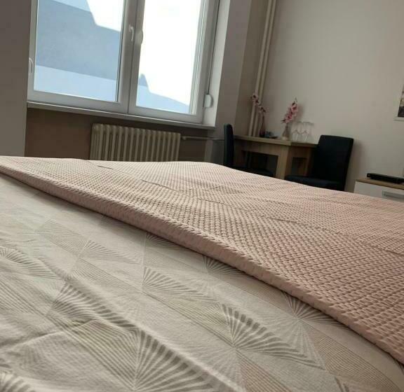 سوییت, Post Apartmani A 1