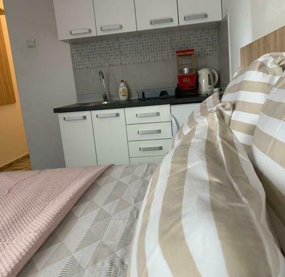 سوییت, Post Apartmani A 1