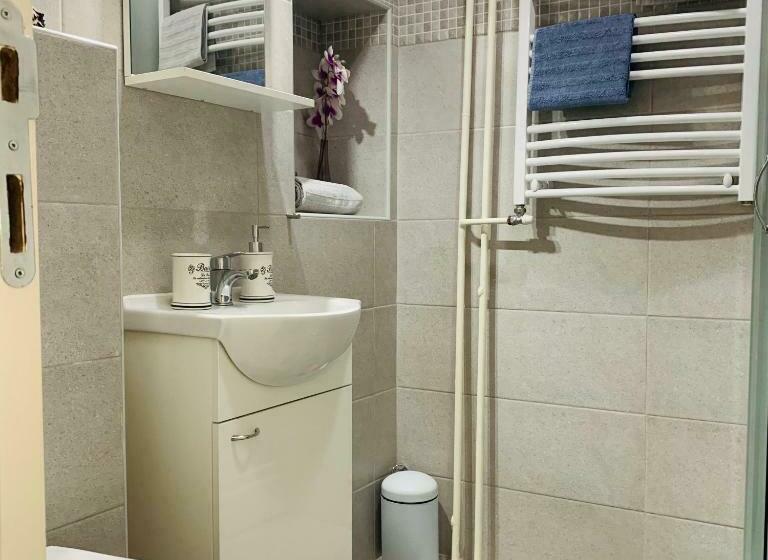 سوییت, Post Apartmani A 1