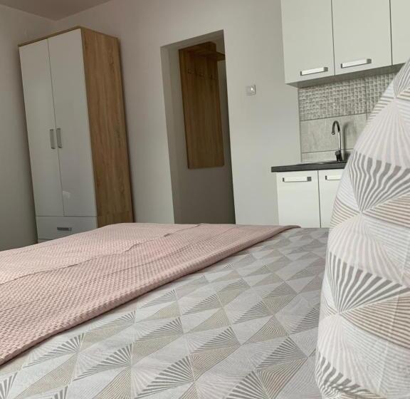 سوییت, Post Apartmani A 1